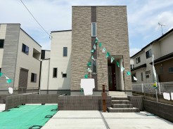 白をベースとした外観にアクセントをつけることで、シンプルでおしゃれなデザインになっています♪
