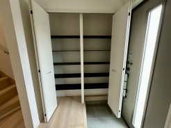 北足立郡伊奈町中央３丁目