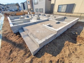 桶川市鴨川1丁目433番　E号棟