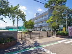 蓮田市関山1丁目