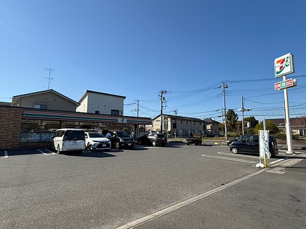 セブンイレブン伊奈内宿店